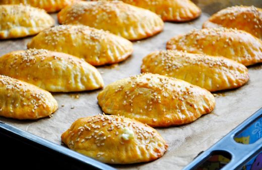 Mayasız Peynirli Poğaça Tarifi ve Malzemeleri