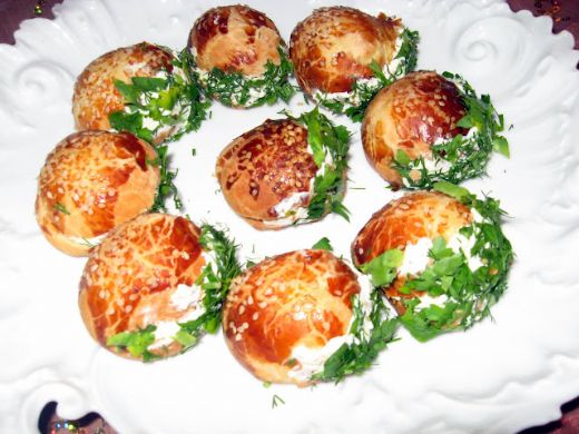 Peynirli Maydanozlu Poğaça Tarifi ve Malzemeleri