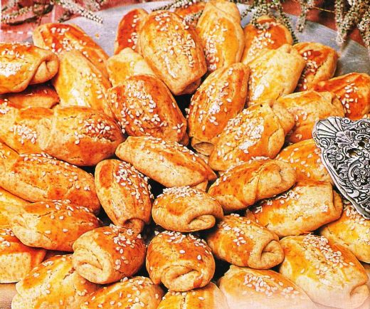 Sosyete Poğaçası Tarifi ve Malzemeleri